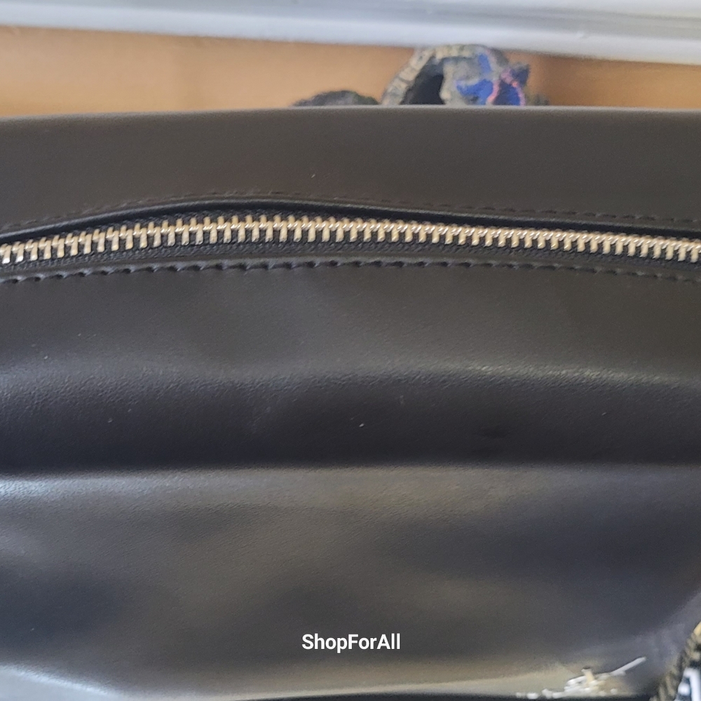 Yves Saint Laurencase convertible in too bag - Picture 7 of 14
